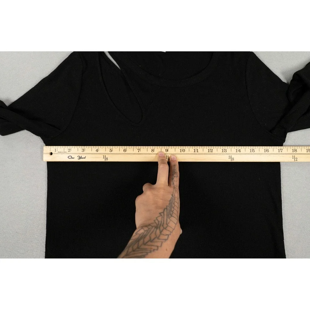 Alo Yoga Ribbed Peak Long Sleeve Cutout Top Black Crew Neck Curved Hem